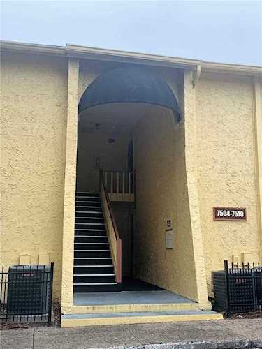 7510 Camarina Calle #7510 Tampa, FL 33615
