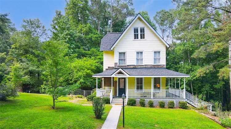 132 Lithia St Tallapoosa, GA 30176