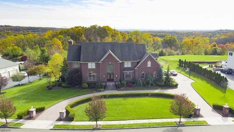 39 Kanouse Ln Montville Twp., NJ 07045
