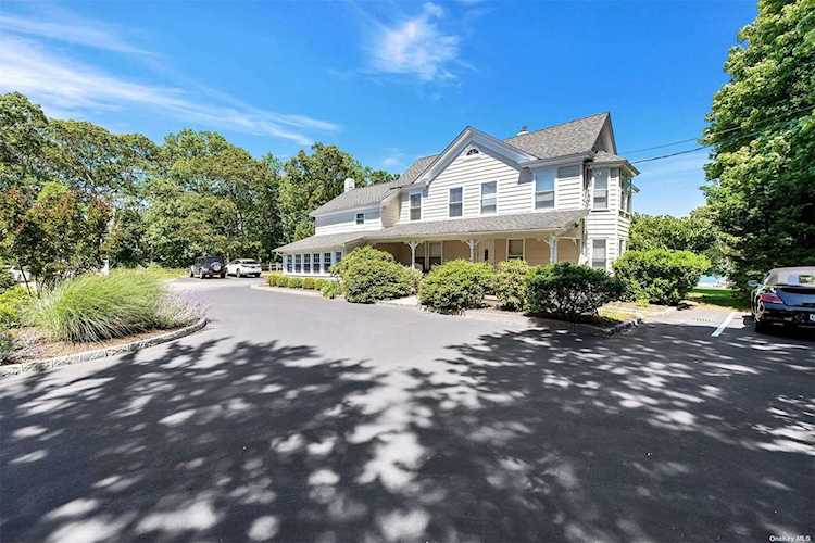 81 W Tiana #G Hampton Bays, NY 11946