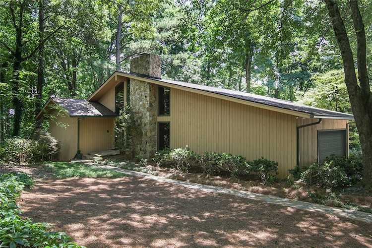 95 Cliffcreek Trace Sandy Springs, GA 30350
