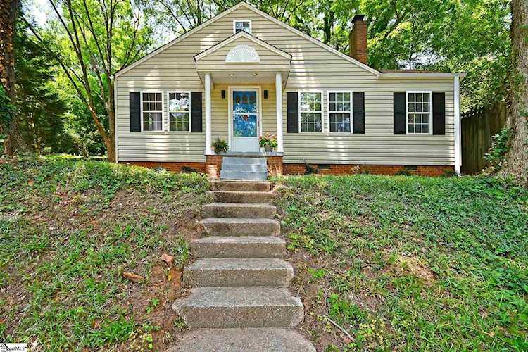 233 W Hillcrest Dr Greenville, SC 29609