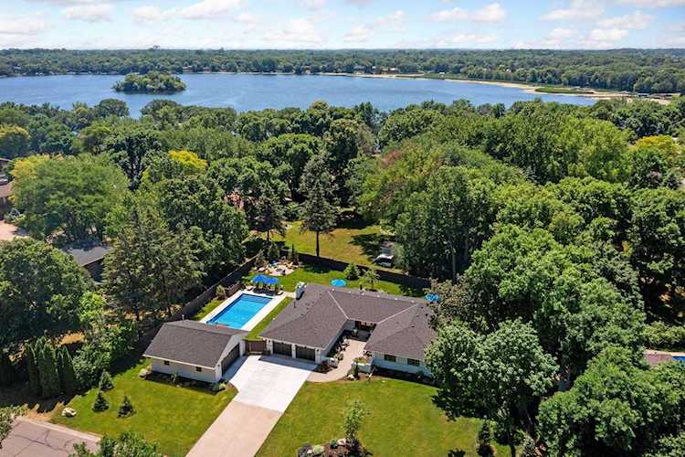 12215 60th Avenue N Plymouth, MN 55442
