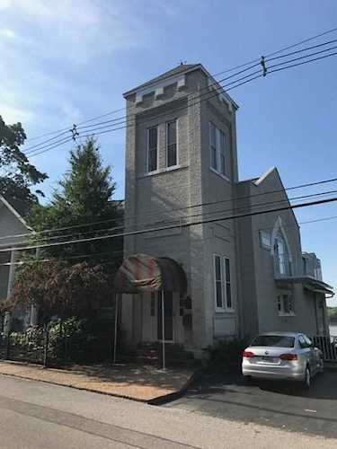 101 E Jennings Street #D Newburgh, IN 47630