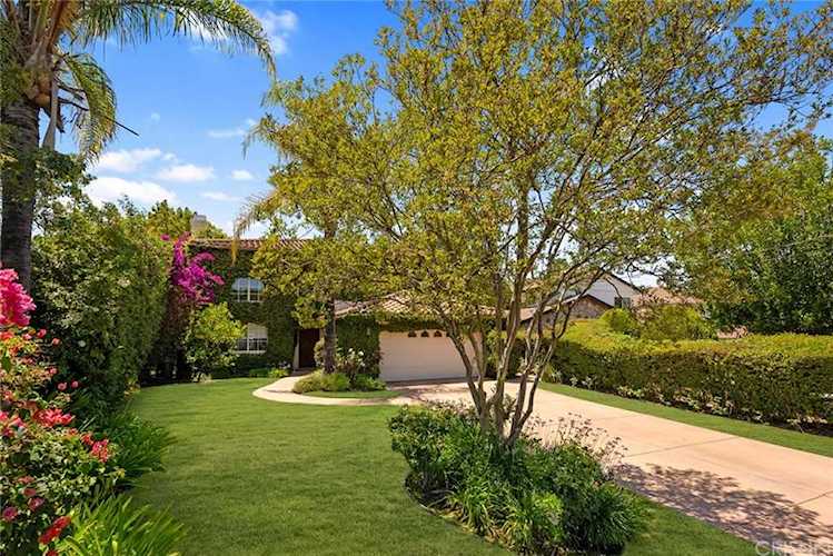 5215 Otis Ave Tarzana, CA 91356