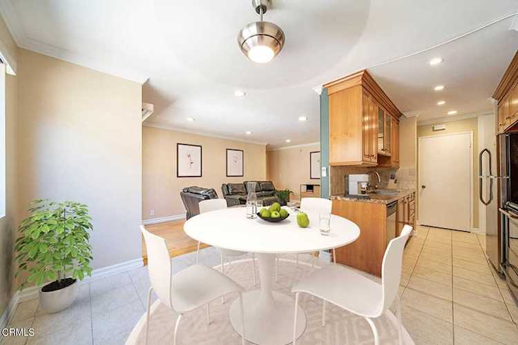 525 N Sycamore Ave #302 Los Angeles, CA 90036