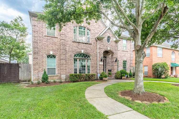 4506 Sunburst St Bellaire, TX 77401