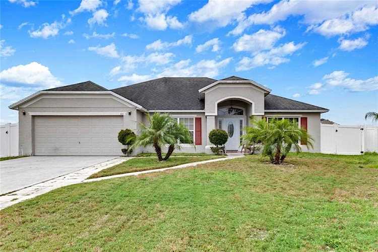 4614 Sandhurst St Kissimmee, FL 34758