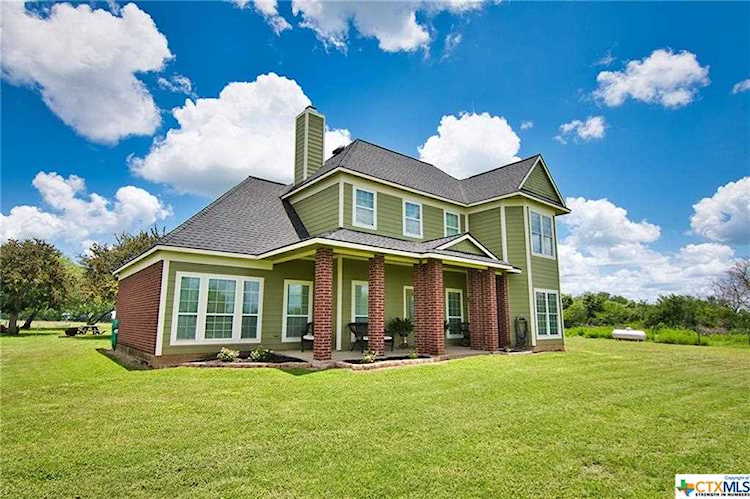 2323 Post Oak Rd Goliad, TX 77963