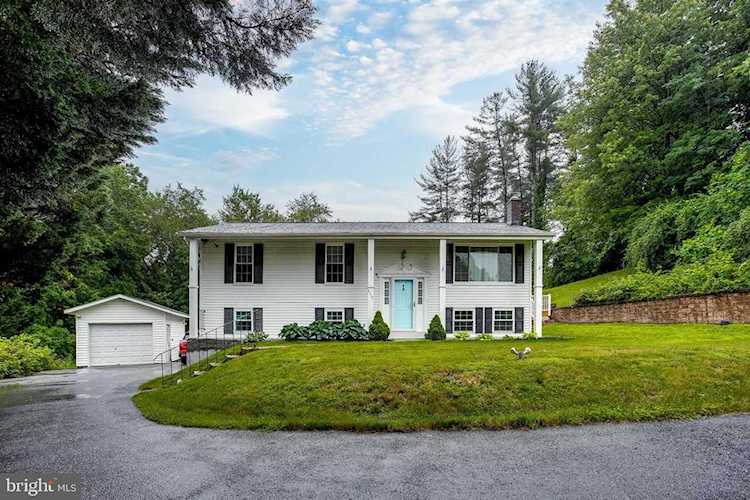 2712 Mohawk Ct Finksburg, MD 21048