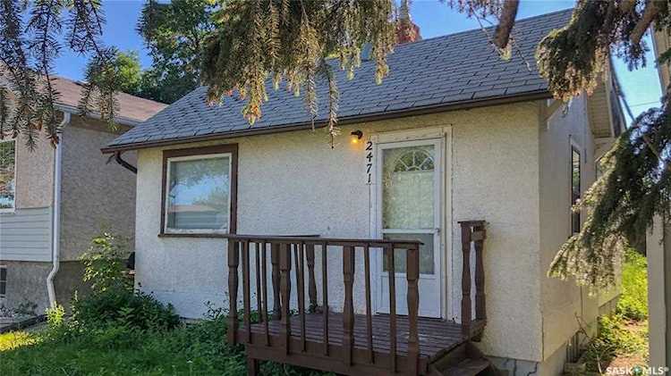2471 Lindsay St Regina, SK S4N 3C7