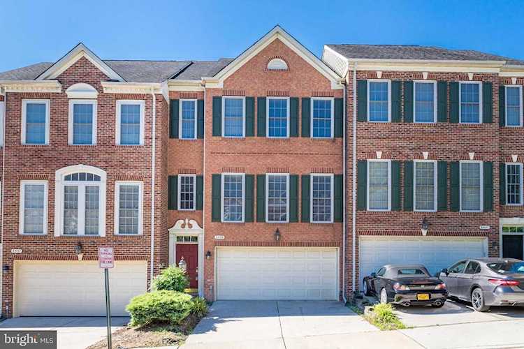 8439 Kirby Lionsdale Dr Lorton, VA 22079 | MLS ® VAFX1209418 Photo 1