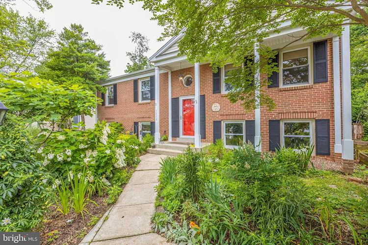 3808 Stonebridge Rd Alexandria, VA 22306 | MLS ® VAFX1198916 Photo 1