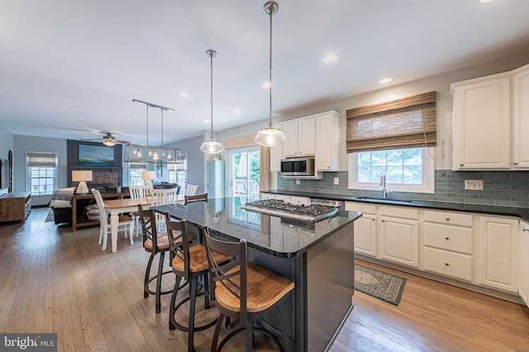 43647 Glen Castle Ct Ashburn, VA 20147 | MLS ® VALO440672 Photo 1