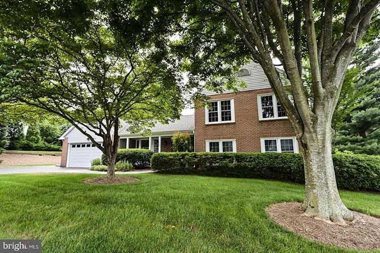 1724 Asoleado Ln Vienna, VA 22182 | MLS ® VAFX1206886 Photo 1