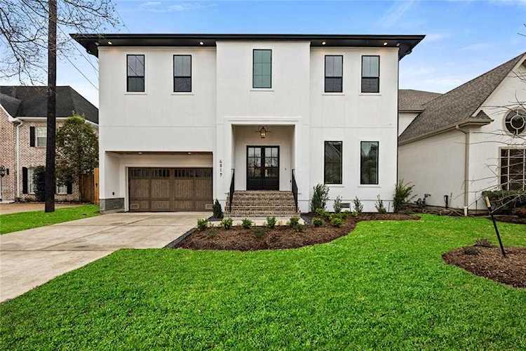4817 Laurel St Bellaire, TX 77401