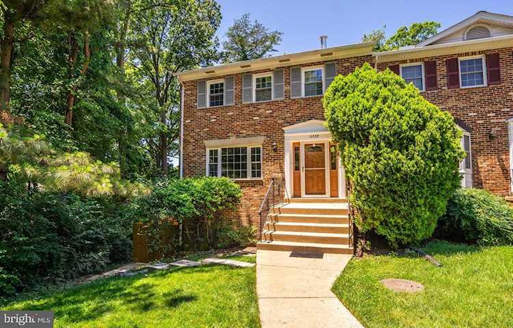 2338 Mcgregor Ct Vienna, VA 22182 | MLS ® VAFX2001560 Photo 1