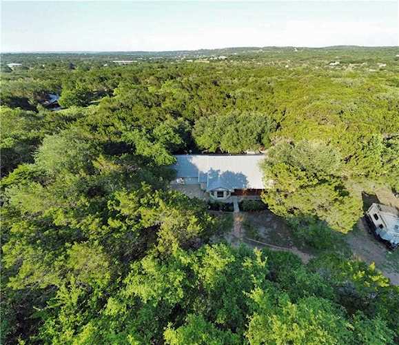 4207 Deer TRL Spicewood, TX 78669