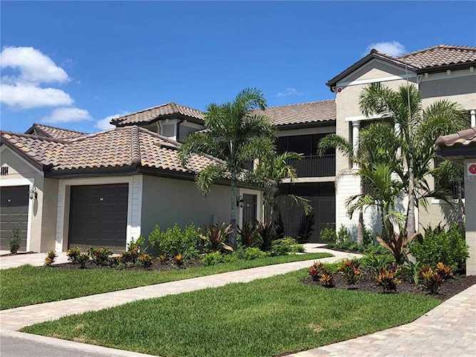 5684 Palmer CIRCLE #104 Lakewood Ranch, FL 34211 | MLS J929685 Photo 1