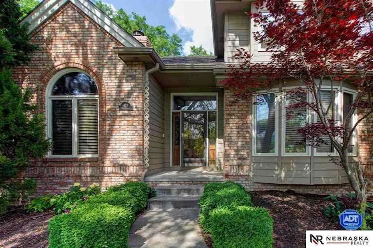 423 S 158 Circle Omaha, NE 68118