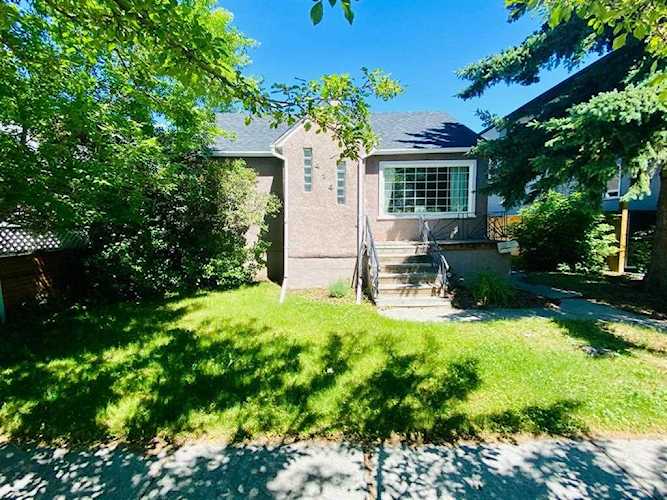 414 13 Ave NE Calgary, AB T2E 1C2