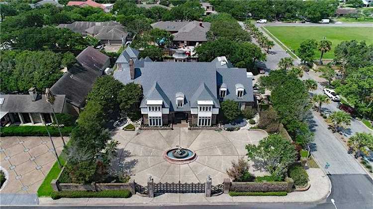 5101 Ocean Dr Corpus Christi, TX 78412
