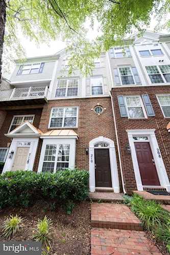 210 Fallsgrove Blvd #10 Rockville, MD 20850 | MLS ® MDMC763162 Photo 1
