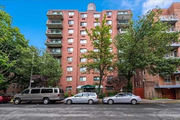 3220 Fairfield Avenue #8AB Bronx, NY 10463