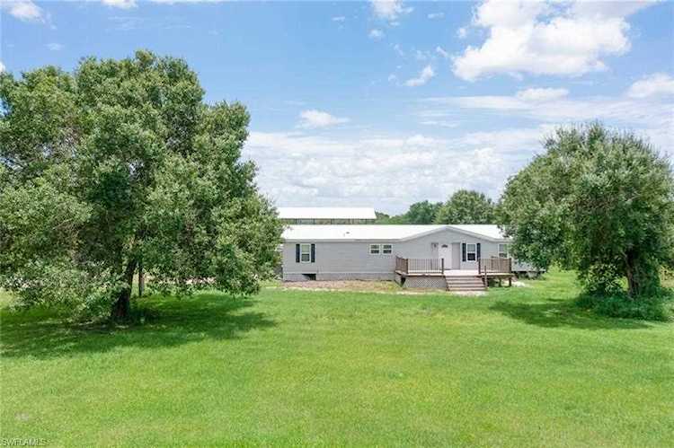 124 Kirby Thompson Rd Fort Denaud, FL 33935