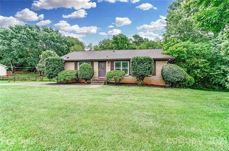 7460 Apple Creek Dr Mint Hill, NC 28227