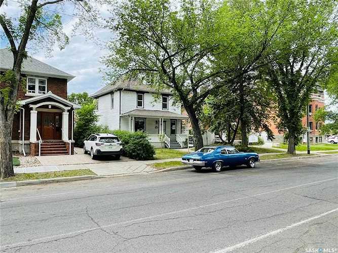 2220 Lorne St Regina, SK S4P 2M7