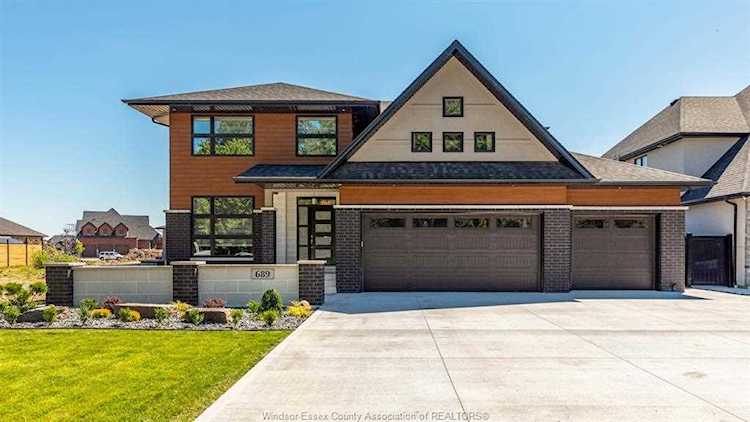 689 Old Tecumseh Rd Lakeshore, ON N0R 1A0