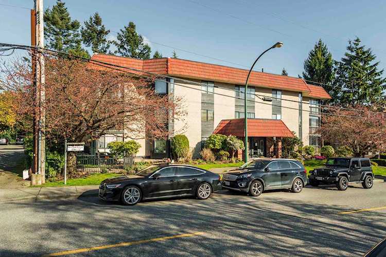 1458 Blackwood Street #202 White Rock, BC V4B 3V4