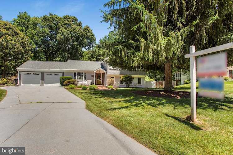 16917 Briardale Rd Derwood, MD 20855 | MLS ® MDMC763690 Photo 1