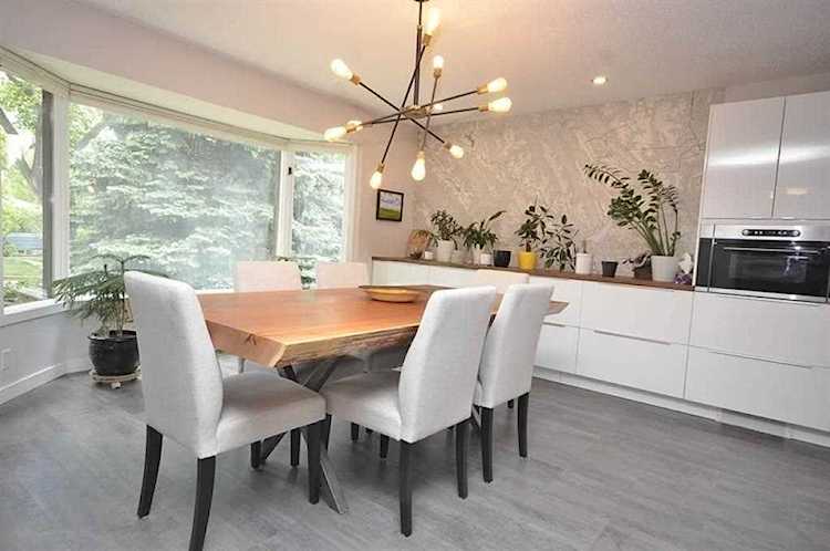3831 19 St NW Calgary, AB T2L 2B5