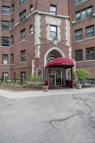 8162 E Jefferson Ave #17B Detroit, MI 48214