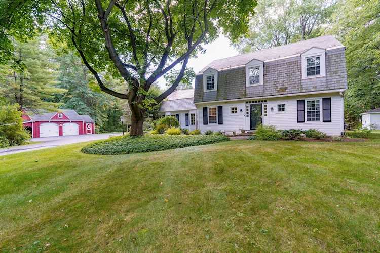 1748 New Scotland Rd Slingerlands, NY 121593622