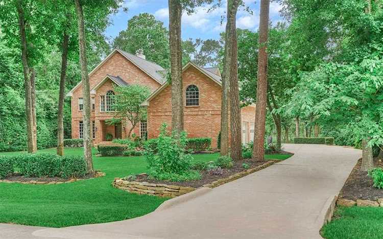 10 Southgate Dr The Woodlands, TX 77380