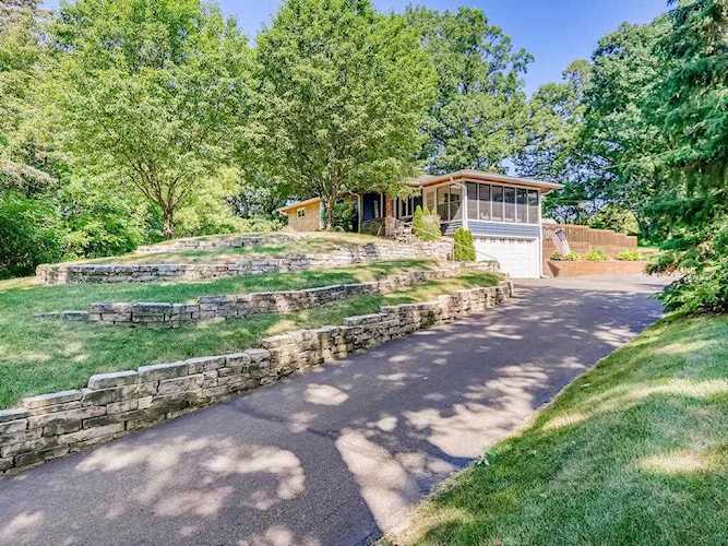 1261 Tiller Lane Arden Hills, MN 55112