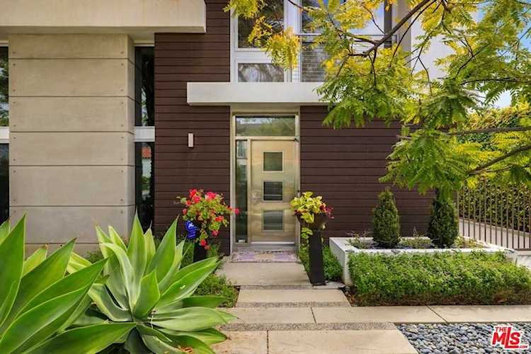216 S Canon Dr Beverly Hills, CA 90212