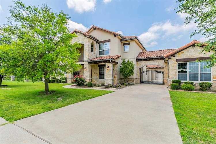 2100 Fox Bend Trace Gunter, TX 75058