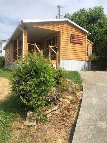 621 Whistling Swan Street Townsend, TN 37882