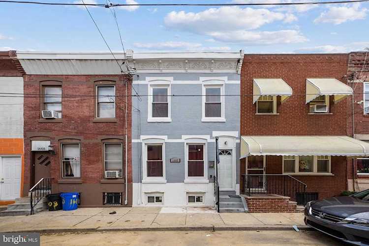 1605 S Chadwick St Philadelphia, PA 19145