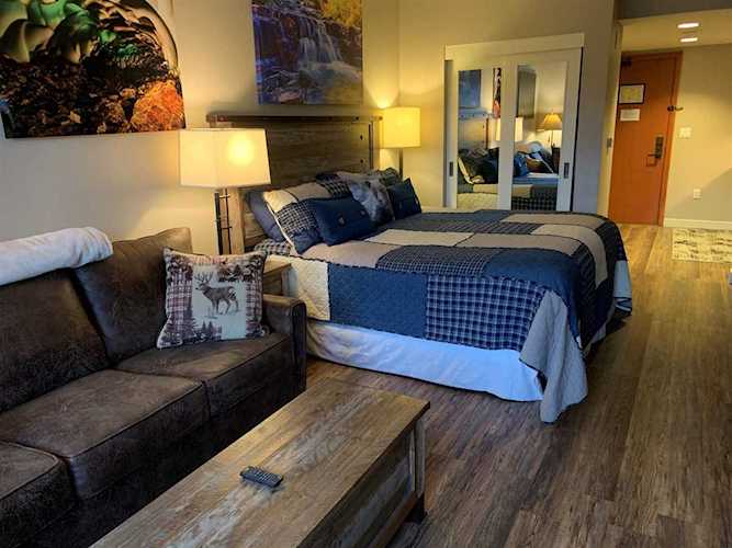 50 Hillside Unit #304 Mammoth Lakes, CA 93546