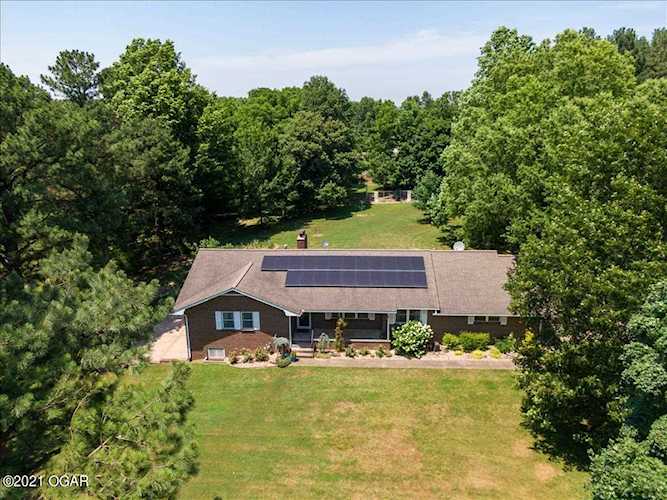 820 W Road Daugherty Neosho, MO 64850