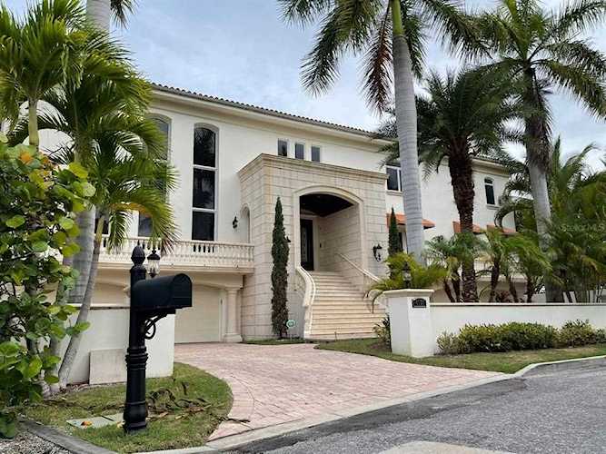 4136 Roberts Point CIRCLE Sarasota, FL 34242