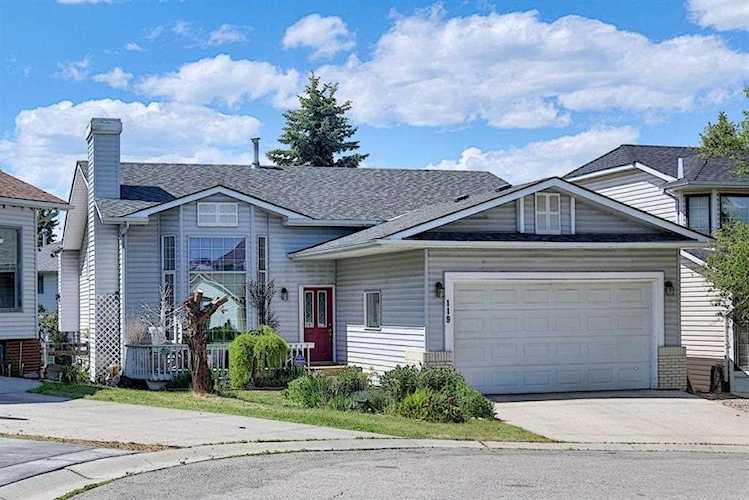 119 Sandringham Place NW Calgary, AB T3K 3V8