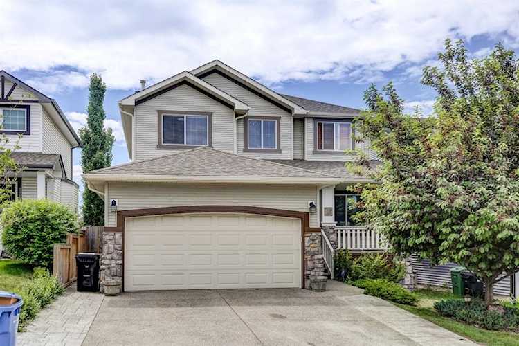 221 Hidden Creek Rd NW Calgary, AB T3A 6L1