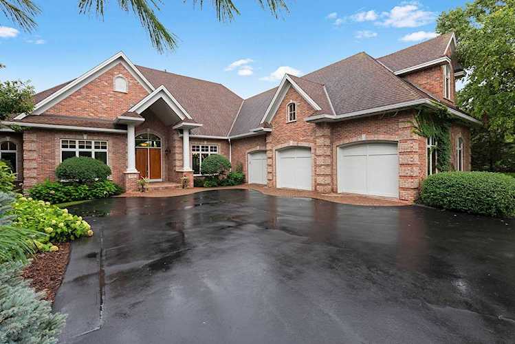 8729 Wynstone Pass Eden Prairie, MN 55347