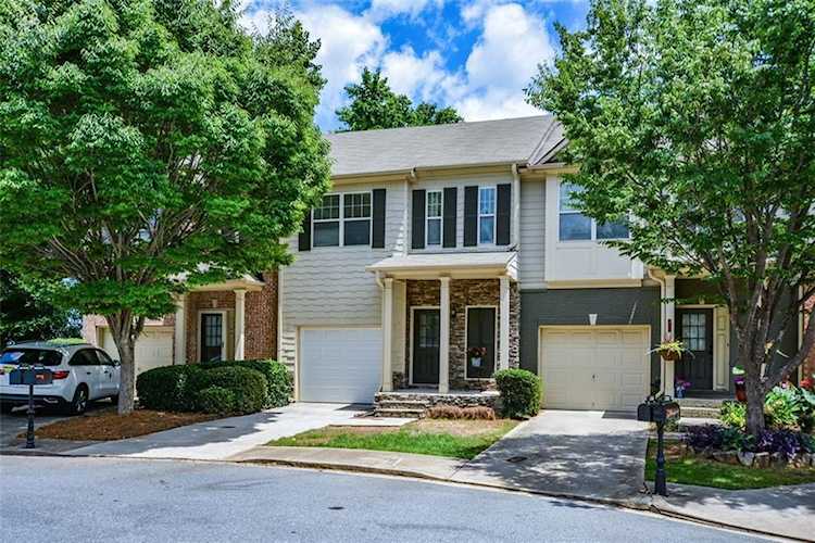 1726 Hedgestone Ct NW Kennesaw, GA 30152